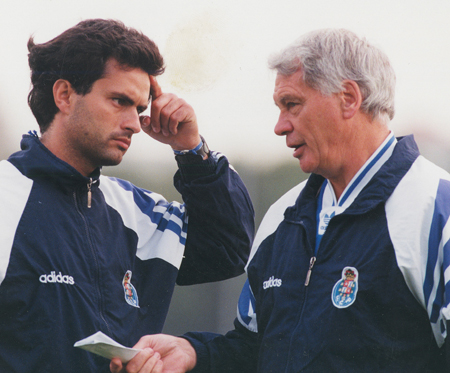 Empez como ayudante de Bobby Robson